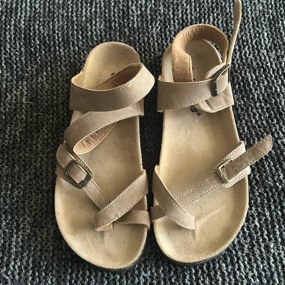 Sandals - Picture 2 of 9